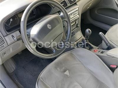Beige Usado 2004 Renault Laguna GrandTour Privilege Familiar | 2000 €