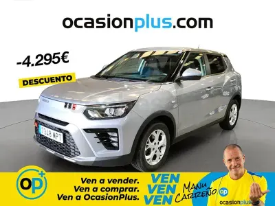 Usado SsangYong Tivoli 135 CV (99 kW) 2024 Gris / plata SUV