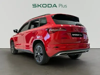 Usado Skoda Karoq SportLine 150 CV (110 kW) 2022 Rojo SUV