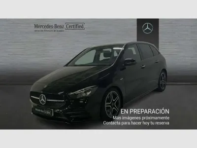Usado Mercedes B200 150 CV (110 kW) 2022 Negro Utilitario