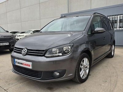 Usado VW Touran Advance 105 CV (77 kW) 2012 Gris / plata Monovolumen