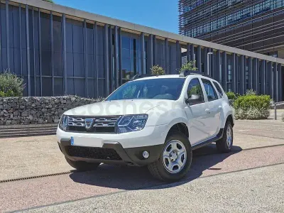 Usado Dacia Duster Lauréate 110 CV (80 kW) 2016 Blanco SUV