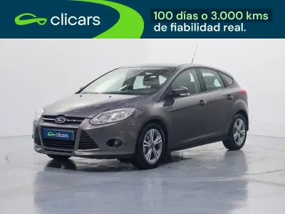 Usado Ford Focus Trend 125 CV (91 kW) 2014 Gris