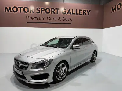 Usado Mercedes CLA200 Shooting Brake 136 CV (100 kW) 2017 Gris / plata Familiar