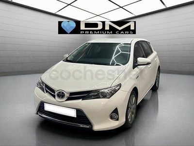 Usado Toyota Auris Hybrid Active 136 CV (100 kW) 2013 Blanco Berlina