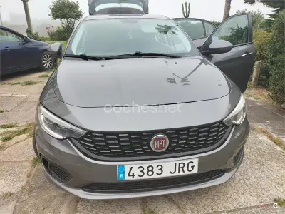 Usado Fiat Tipo Easy 95 CV (69 kW) 2016 Gris / plata Berlina