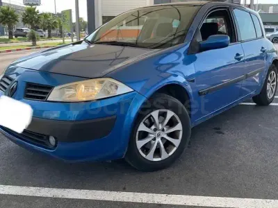 Usado Renault Mégane Expression 80 CV (58 kW) 2005 Azul Berlina