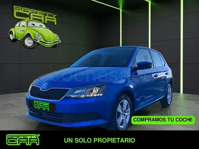 Usado Skoda Fabia 75 CV (55 kW) 2017 Azul Berlina