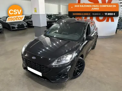 Usado Ford Kuga Titanium 226 CV (166 kW) 2023 Negro SUV