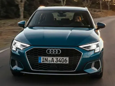 Usado Audi A3 Sportback Advanced 150 CV (110 kW) 2022 Azul Utilitario