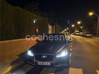 Usado Jaguar XF Portfolio 300 CV (220 kW) 2016 Gris / plata Berlina