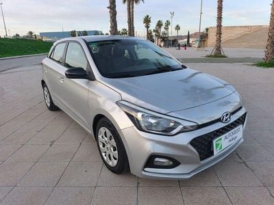 Usado Hyundai i20 84 CV (61 kW) 2020 Gris Utilitario