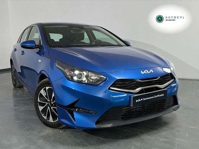 Usado Kia Ceed 101 CV (74 kW) 2025 Azul Utilitario