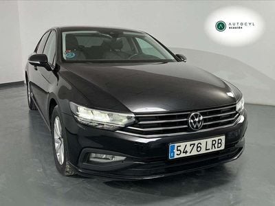 Usado VW Passat Business 122 CV (89 kW) 2022 Azul Familiar