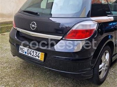Negro Usado 2007 Opel Astra Enjoy Berlina | 3700 € (Precio justo)