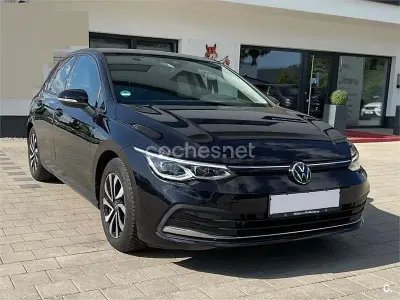 Usado VW Golf VIII Life 150 CV (110 kW) 2022 Negro Berlina