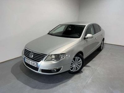 Usado VW Passat Advance 140 CV (102 kW) 2010 Gris / plata Berlina