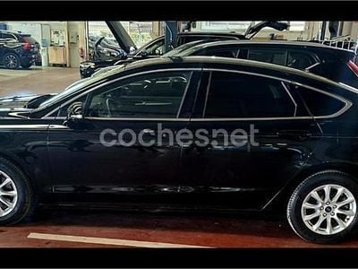 Usado Ford Mondeo Vignale 187 CV (137 kW) 2019 Negro Berlina