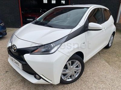 Usado Toyota Aygo X-play 72 CV (52 kW) 2018 Blanco Utilitario