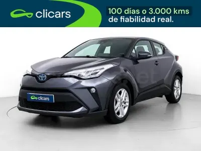 Usado Toyota C-HR Active 122 CV (89 kW) 2022 Gris / plata SUV
