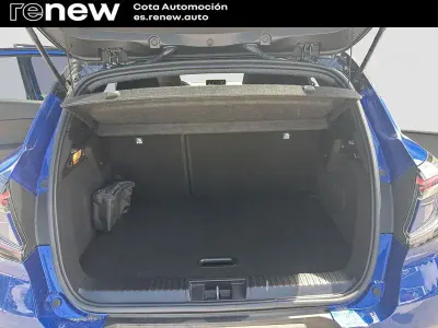 Usado Renault Captur Techno 100 CV (73 kW) 2025 Azul SUV