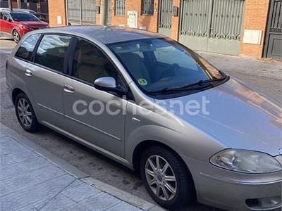 Usado Fiat Croma Dynamic 120 CV (88 kW) 2008 Beige Familiar