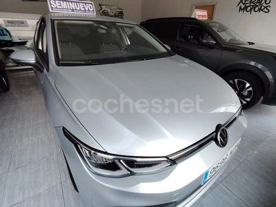 Usado VW Golf VIII Life 110 CV (80 kW) 2021 Gris / plata Berlina