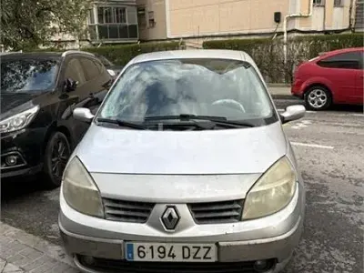 Usado Renault Scenic E-Tech Authentique 100 CV (73 kW) 2006 Gris / plata Monovolumen