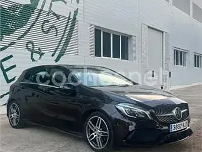 Usado Mercedes A220 AMG line 177 CV (130 kW) 2016 Granate Utilitario