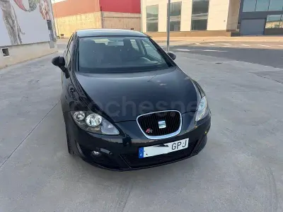 Usado Seat Leon Style 105 CV (77 kW) 2009 Negro Utilitario