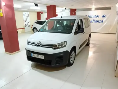 Usado Citroën Berlingo 100 CV (73 kW) 2022 Blanco Monovolumen