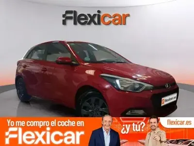 Usado Hyundai i20 84 CV (61 kW) 2018 Rojo Berlina