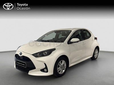 Usado Toyota Yaris Hybrid Active 116 CV (85 kW) 2022 Blanco Berlina