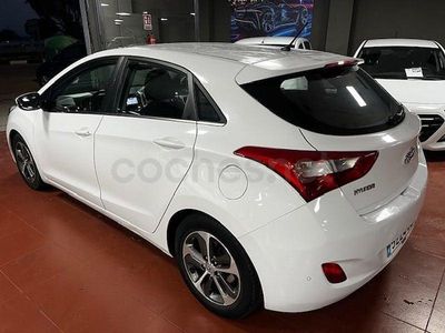 Usado Hyundai i30 GO! 136 CV (100 kW) 2016 Blanco Berlina