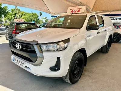 Usado Toyota HiLux Plus 150 CV (110 kW) 2021 Blanco Pickup/Camioneta