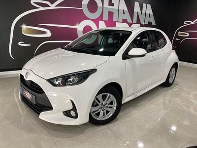 Blanco Usado 2022 Toyota Yaris Hybrid Business Edition Berlina | 15.990 € (Buen precio)