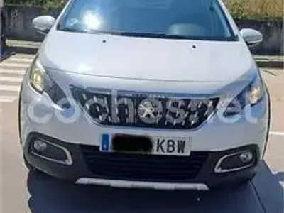 Usado Peugeot 2008 Allure 120 CV (88 kW) 2018 Blanco SUV