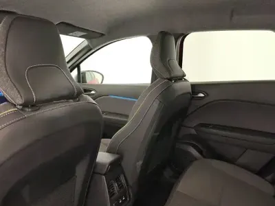 Usado Renault Captur Techno 100 CV (73 kW) 2025 Rojo SUV