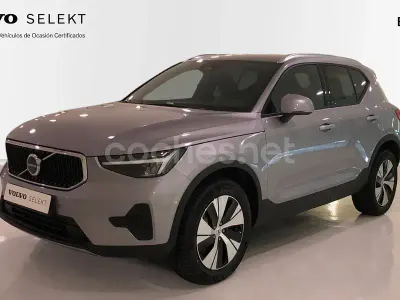 Nuevo Volvo XC40 Core 163 CV (119 kW) 2025 Gris / plata SUV