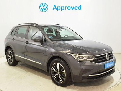 Usado VW Tiguan Life 150 CV (110 kW) 2022 Gris SUV
