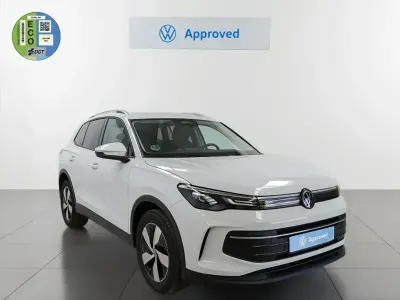 Käytetty VW Tiguan Life 150 HP (110 kW) 2024 Valkoinen Katumaasturi