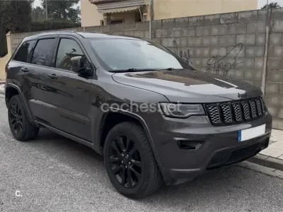 Usado Jeep Grand Cherokee 250 CV (183 kW) 2017 Gris / plata SUV