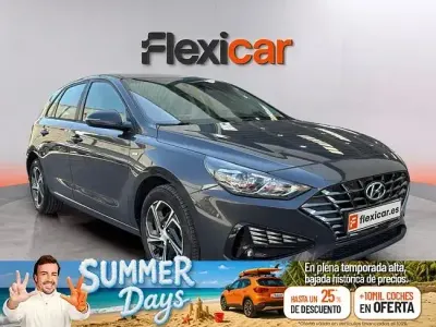 Usado Hyundai i30 136 CV (100 kW) 2021 Gris Berlina