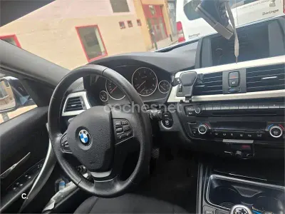 Usado BMW 318 143 CV (105 kW) 2013 Azul Berlina