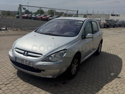 Usado Peugeot 307 90 HP (66 kW) 2003 Cinzento Sedan
