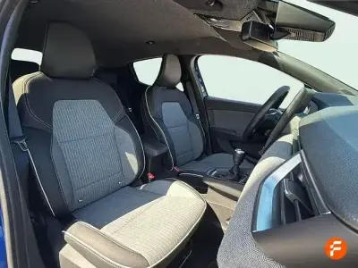 Usado Renault Clio Techno 100 CV (73 kW) 2025 Azul Utilitario