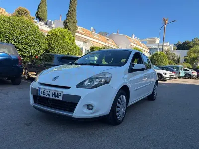 Usado Renault Clio IV Business 90 CV (66 kW) 2012 Blanco Berlina