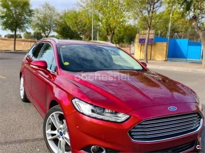 Usado Ford Mondeo Titanium 180 CV (132 kW) 2015 Rojo Familiar