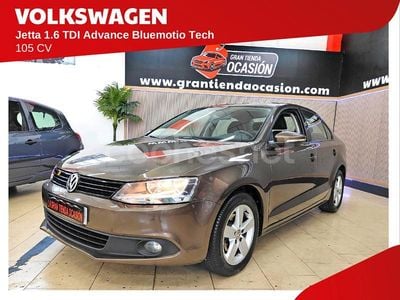 Marrón Usado 2011 VW Jetta Advance Berlina | 6480 € (Precio justo)