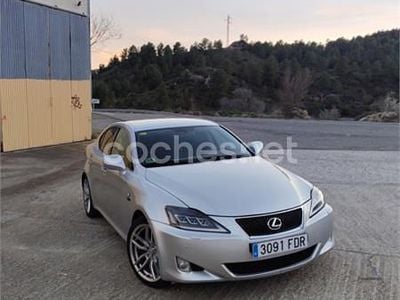 Usado Lexus IS220d Sport Line 177 CV (130 kW) 2006 Gris / plata Berlina